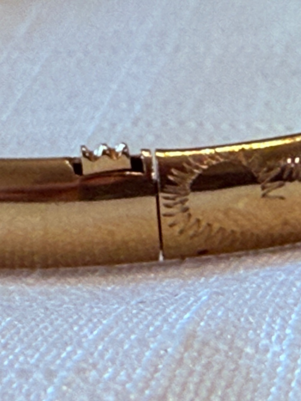 14k Gold Snap Clasp Etched Bangle Bracelet - Picture 5 of 8
